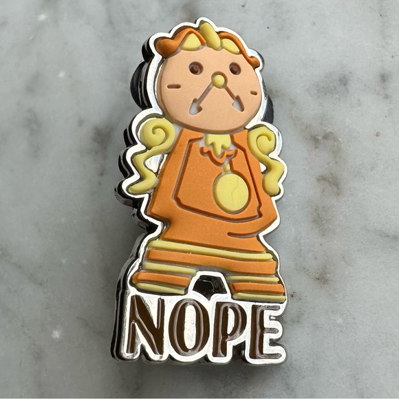 Cogsworth NOPE Beauty and the Beast Disney pin - Picture 2 of 3
